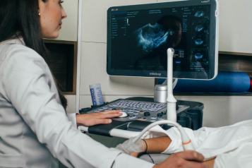 Person looking at results of a scan 